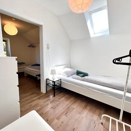 3 Zimmer, 5 Schlafplaetze, Zentral Sued, 4 Min Zur A45, Frei Parken Apartment *