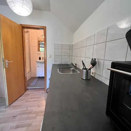 3 Zimmer, 5 Schlafplaetze, Zentral Sued, 4 Min Zur A45, Frei Parken *