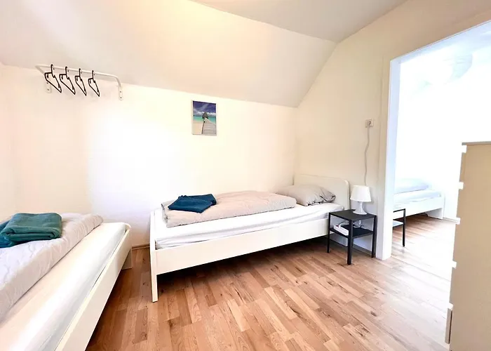 3 Zimmer, 5 Schlafplaetze, Zentral Sued, 4 Min Zur A45, Frei Parken *