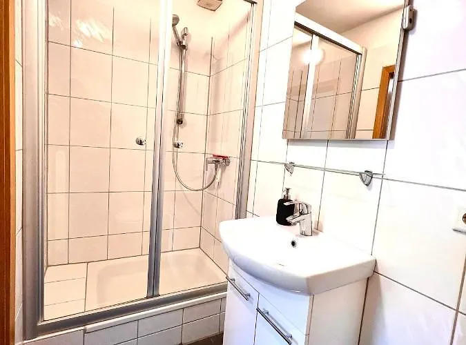 3 Zimmer, 5 Schlafplaetze, Zentral Sued, 4 Min Zur A45, Frei Parken Apartament *